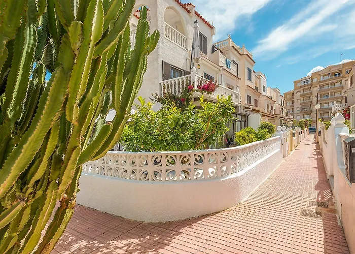 Espanhouse Denny Three Bed * Torrevieja