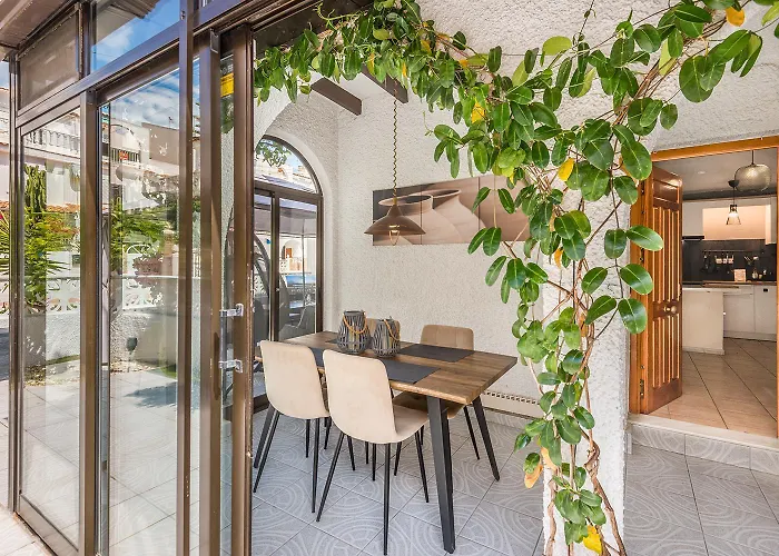 Espanhouse Denny Three Bed Appartement *