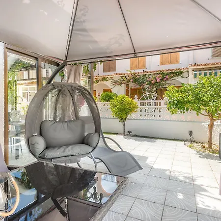 Espanhouse Denny Three Bed Lejlighed